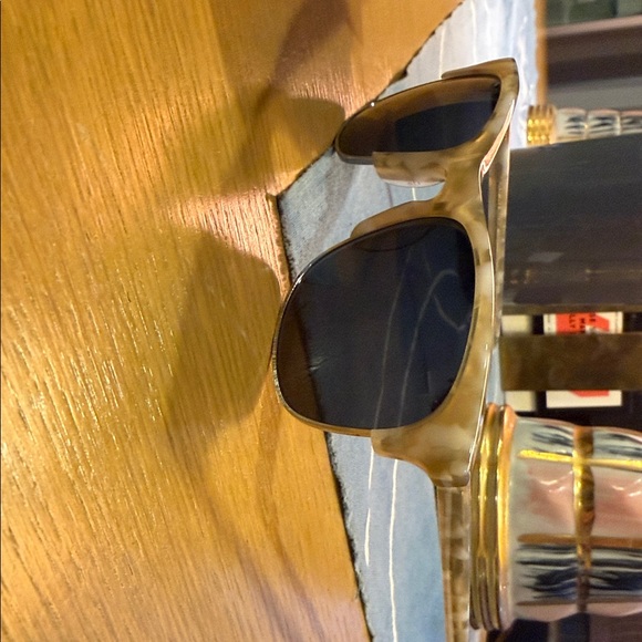 Warby Parker Cream Tortoiseshell Sunglasses with Dark Lenses